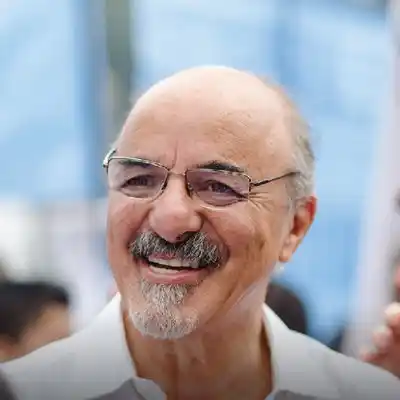 imagen Carlos Tomada