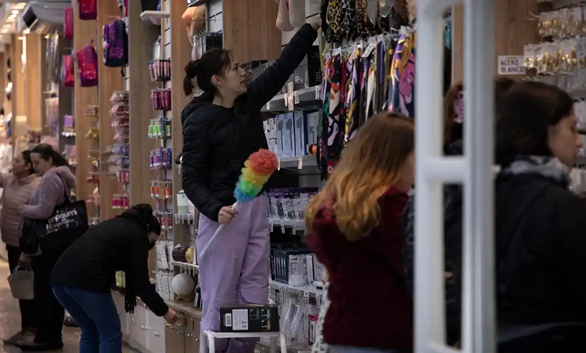 Las ventas minoristas pyme subieron 10,5% interanual en marzo, sin compensar aún las caídas del año pasado