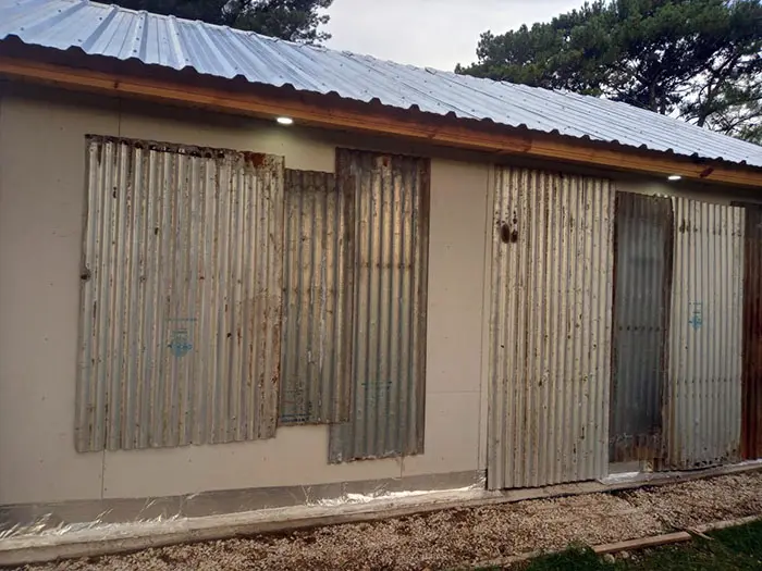 Roban tres veces en menos de una semana en una casa prefabricada