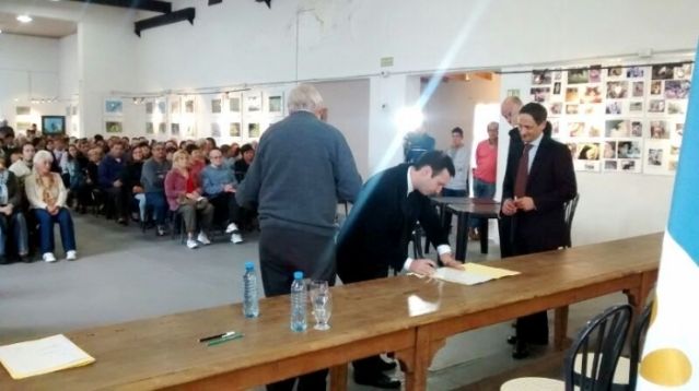 Tres Lomas: 183 familias firmaron su escritura
