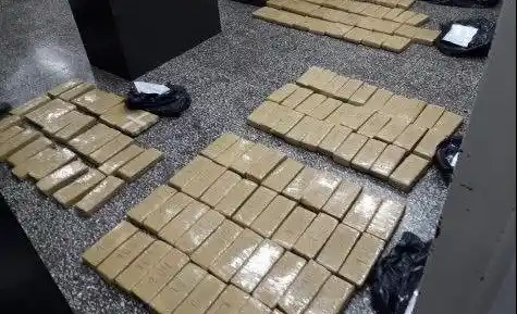Queman casi 100 kilos de droga en cercanías al Faro