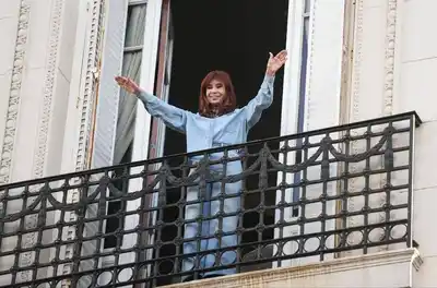 Causa Cuadernos: Cristina Kirchner vuelve al banquillo de Comodoro Py junto a 86 acusados