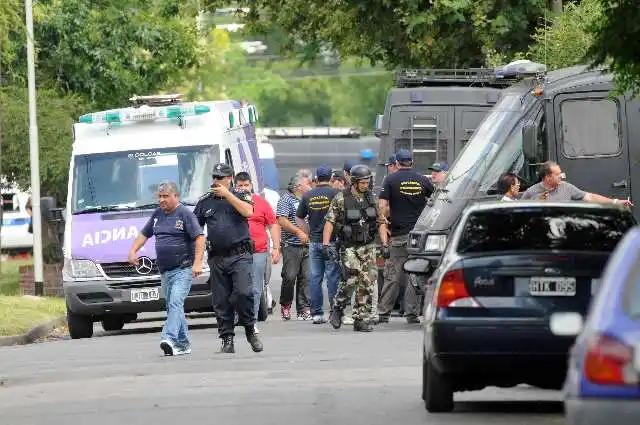 Drama familiar y toma de rehenes en San Martín: Mató a su exmujer y a su hija