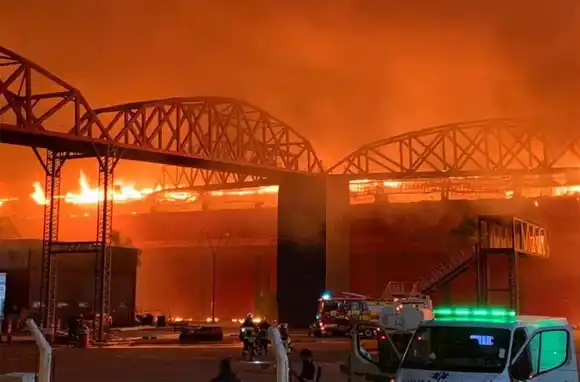 Voraz incendio en el Autódromo de Termas de Río Hondo