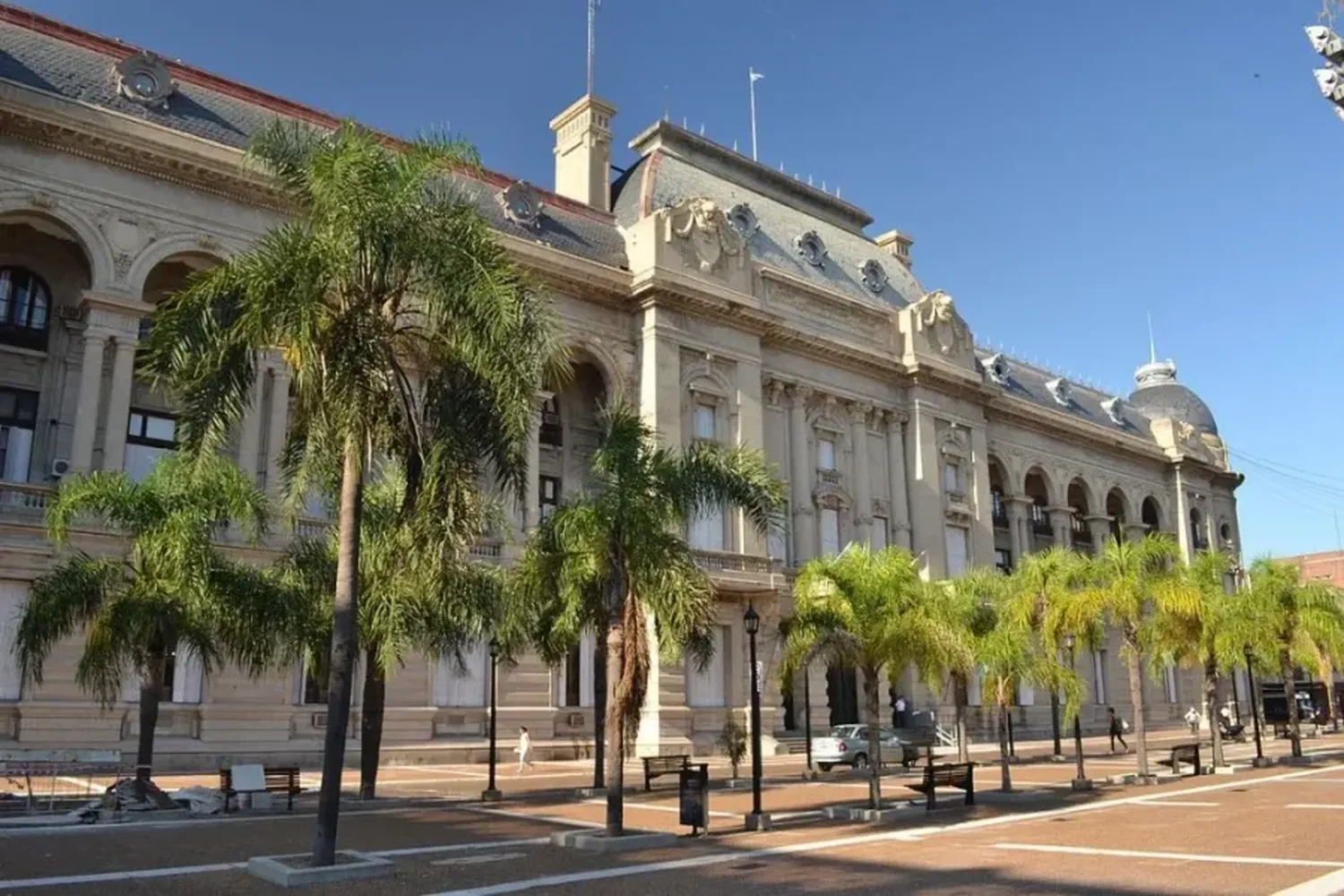 Comenazando la semana, el gobierno se reúne con los estatales