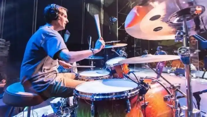 Gran pesar en el mundo del Rock nacional: Falleció Lucas De Azevedo, baterista de La Vela Puerca
