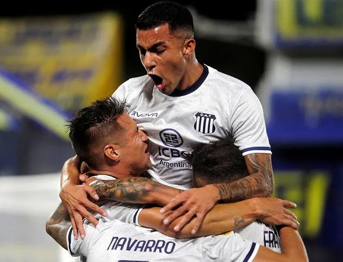 Boca perdió con Talleres sobre la hora