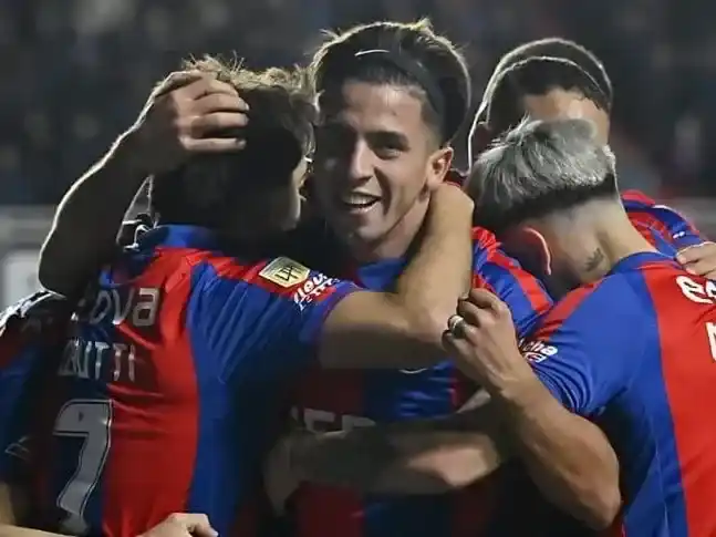 El Ciclón derrotó 1 a 0 a Vélez con gol de Cerutti.