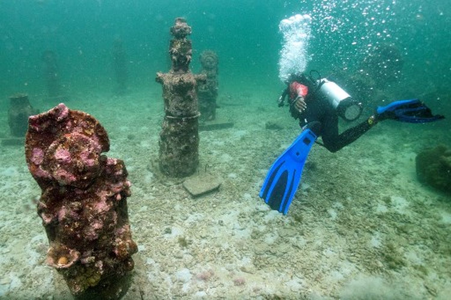 ¡IMPRESIONANTE! Museo submarino protege a los corales en el Caribe colombiano (+Fotos)