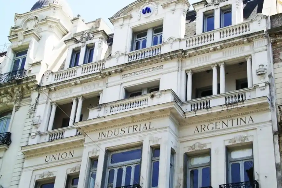 La UIA puso condiciones para apoyar el congelamiento de precios