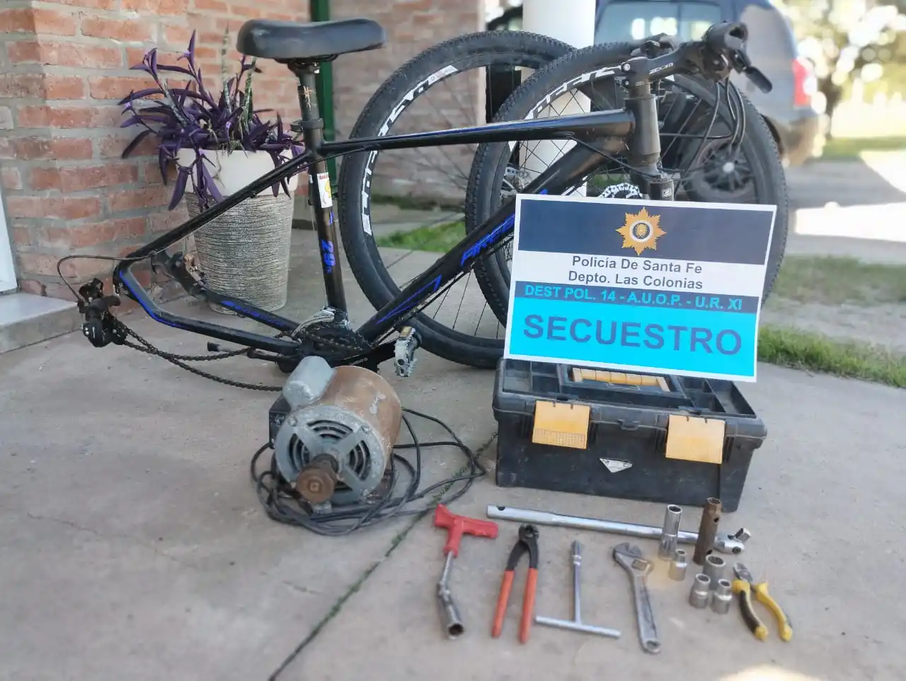 Abrió un candado para robar una bicicleta y herramientas: el ladrón sería conocido por sus antecedentes