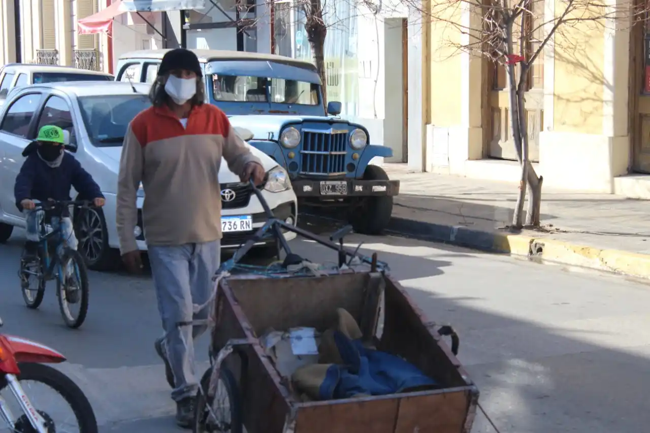 El 10% de los gualeguaychuenses recibe alimentos del Estado: el aporte de los bancos y cifras propias del 2001
