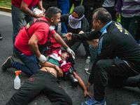 El fotógrafo herido durante la marcha en el Congreso permanece en terapia intensiva