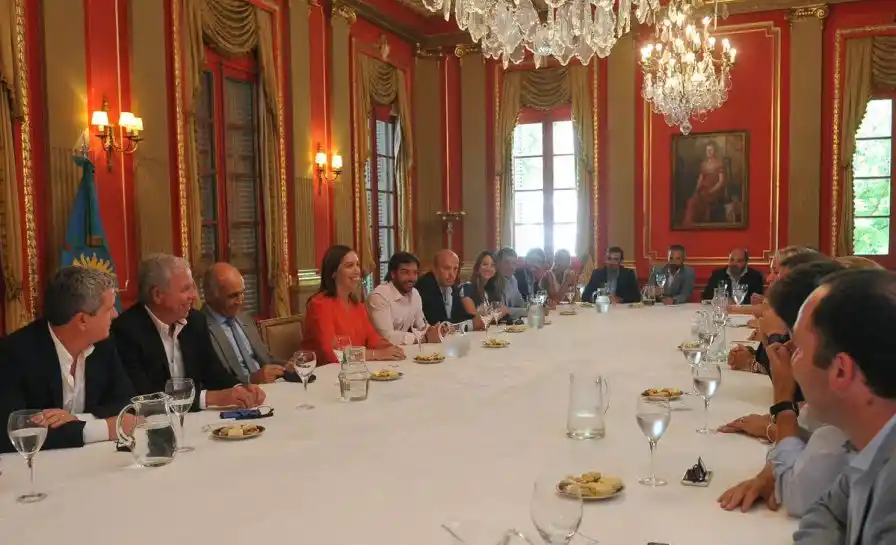 Vidal reunió a senadores de Cambiemos para delinear la agenda de 2018