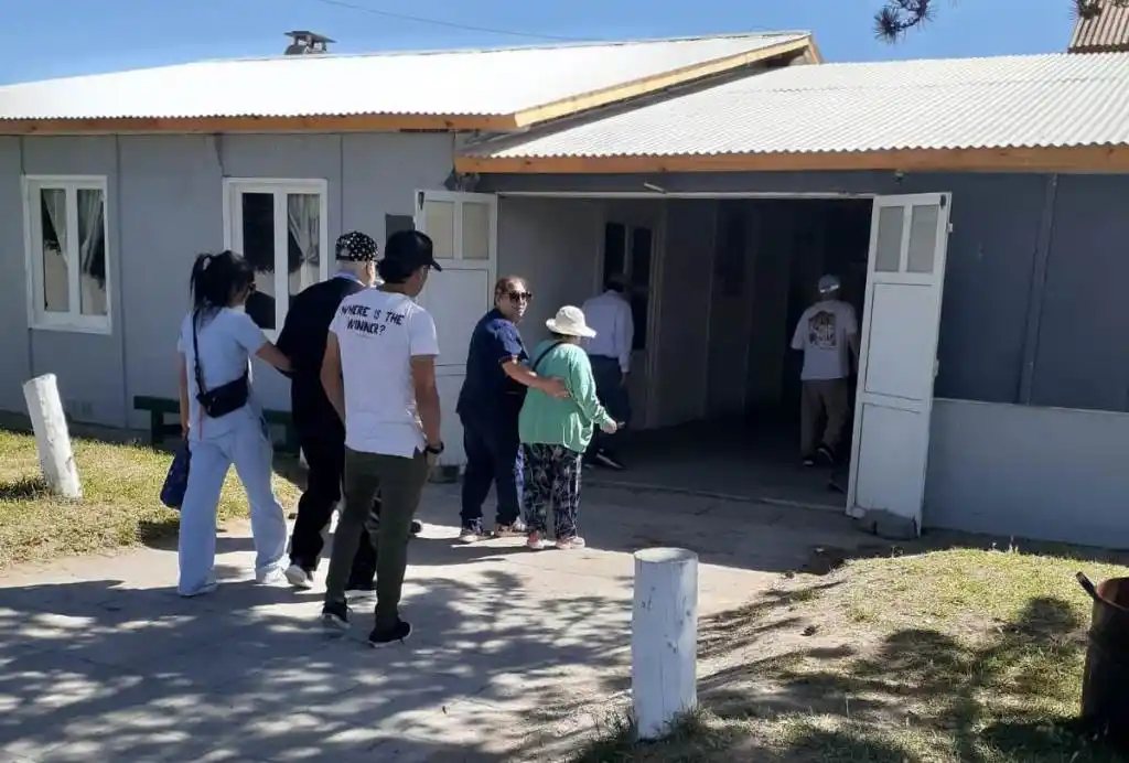 Residentes del geriátrico viajaron a Claromecó