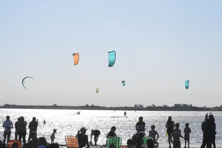 En Melincué se realizó el encuentro de kitesurf más grande del país “100 días de viento 3.0”
