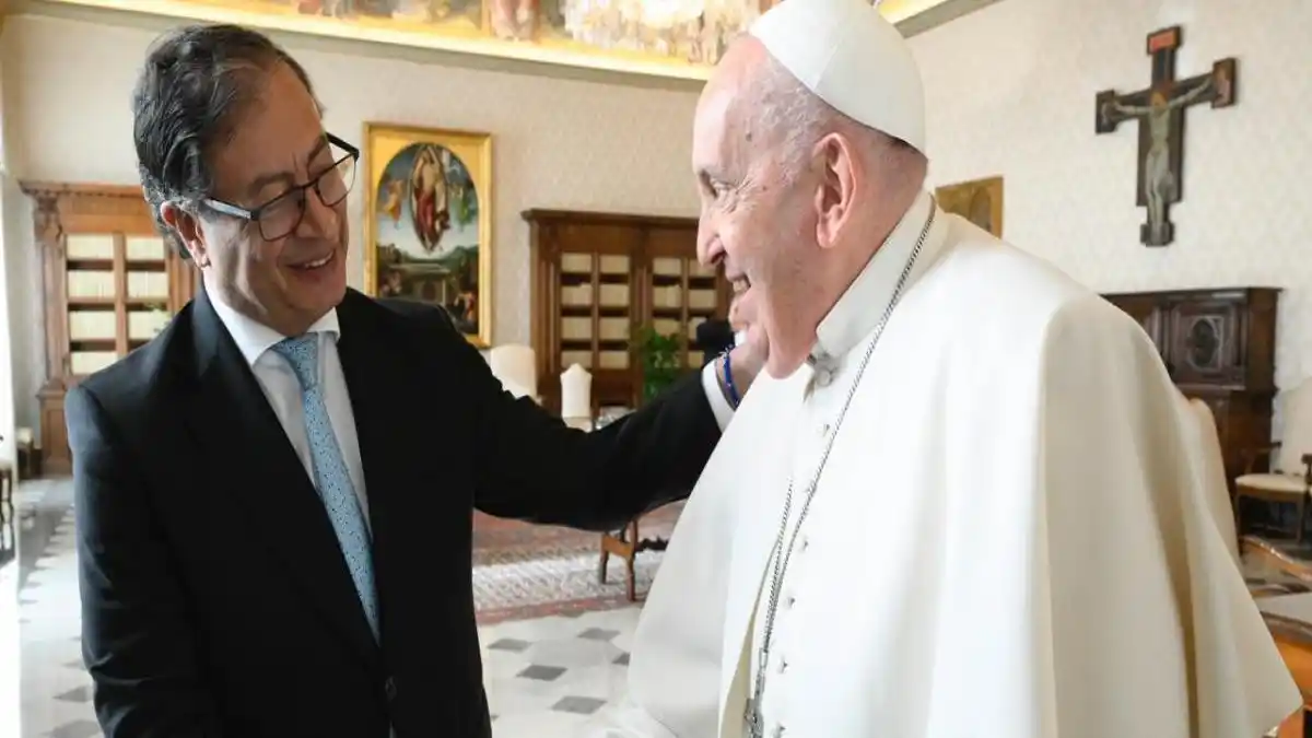 «Se me fue un gran amigo»: presidente de Colombia lamenta la muerte del papa