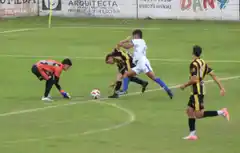 Libertad cometió errores defensivos que fueron aprovechado por Juventud