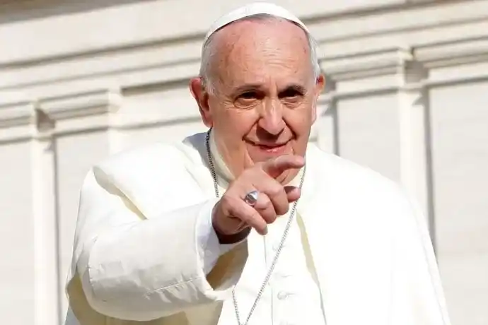 Papa Francisco hospitalizado: llegó al hospital en ambulancia