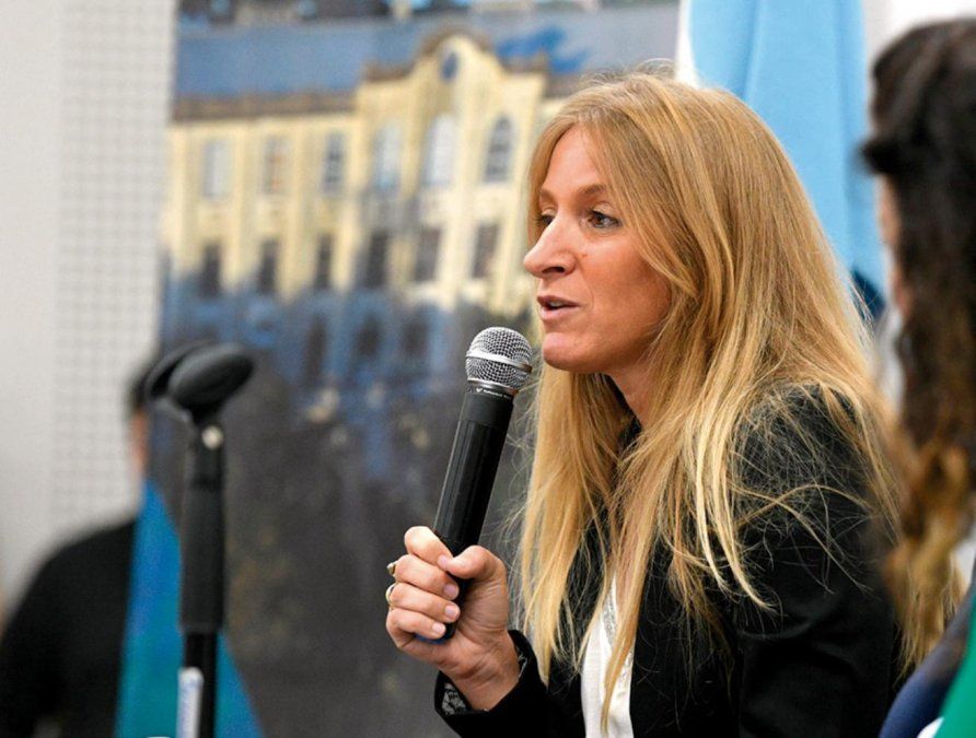 Florencia Carignano, Directora de Migraciones. 