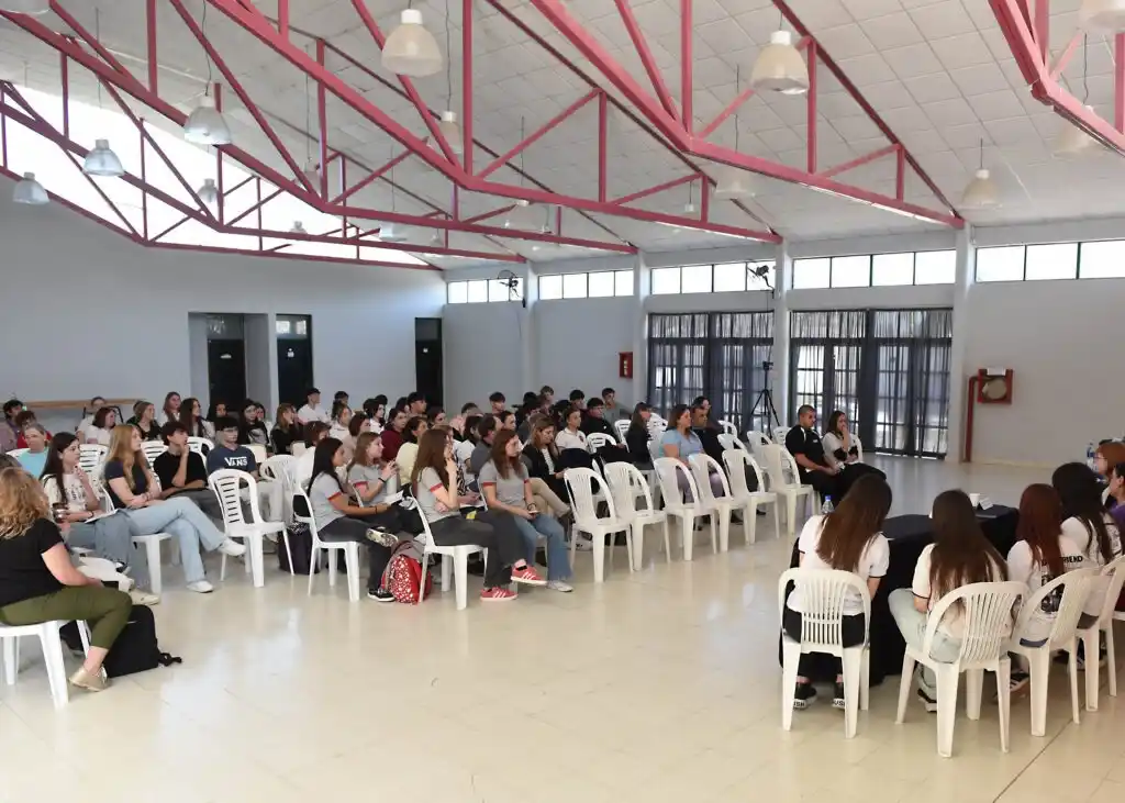 El Concejo Deliberante Juvenil avanza con nuevas sesiones y proyectos en Crespo