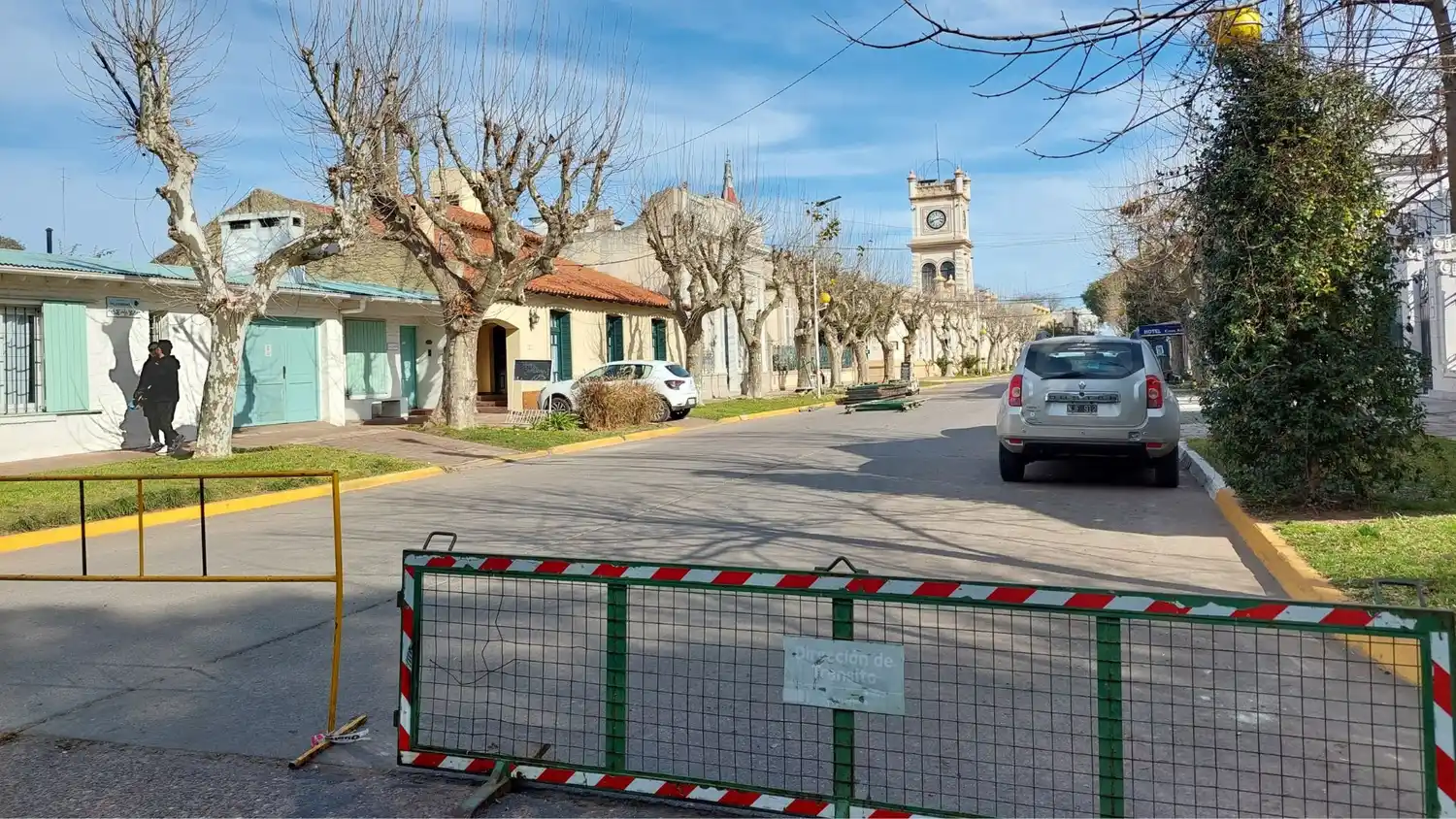 El corte de calles alcanza el perímetro del Palacio Municipal y la Plaza Constitución.