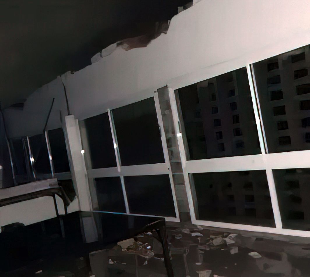 La escuela quedó sin techo, que salió volando y dañó al menos unas seis viviendas.