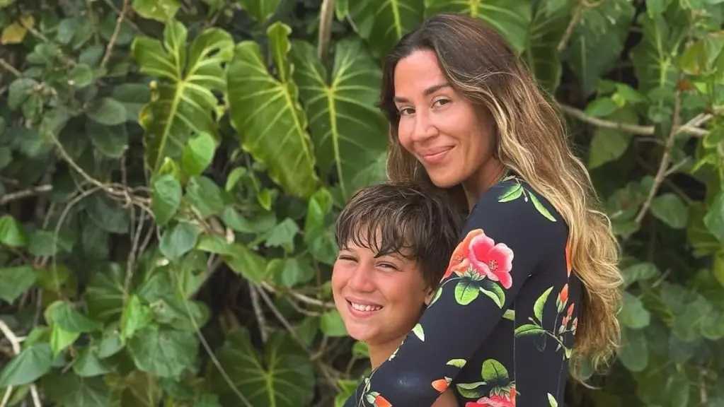 Jimena Barón celebró con emoción el ingreso de su hijo Momo al colegio secundario