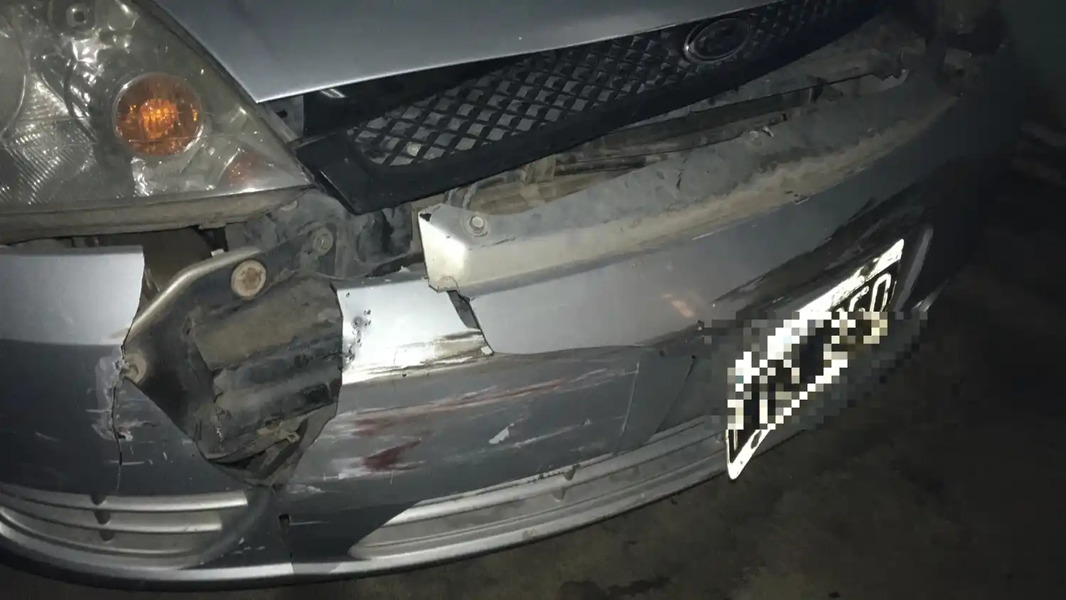 Intento de asalto: le cruzaron el auto en el semáforo del Fonavi y lo apuntaron con un arma