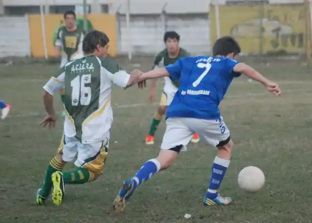 Sarmiento y Deportivo empataron 2 a 2