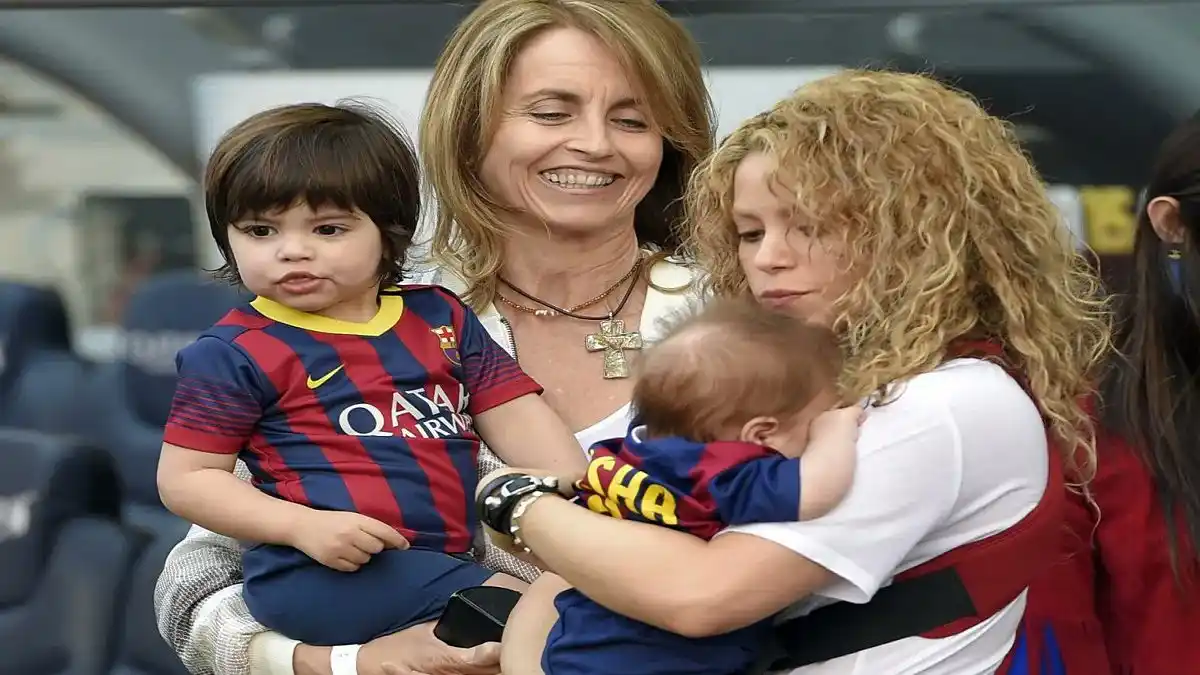 ¡POR CULPA DE LA SUEGRA! Shakira le respira en la nuca a Clara Chia