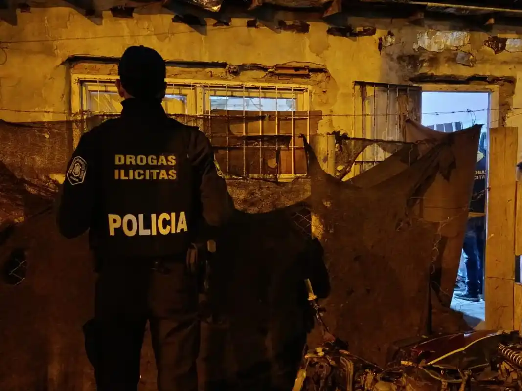 Los allanamientos se realizaron en el barrio El Martillo tras una serie de denuncias.