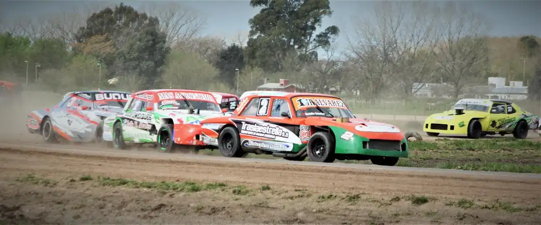 FOTO CARLOS ERRASTI APAC dio espectáculo en Rauch.