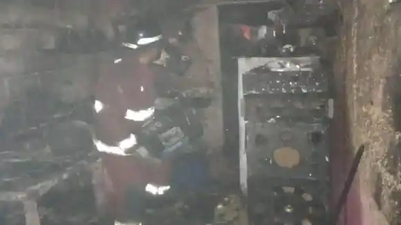 INCENDIO CON BOMBONAS DE GAS deja 4 heridos en El Valle este #3Oct