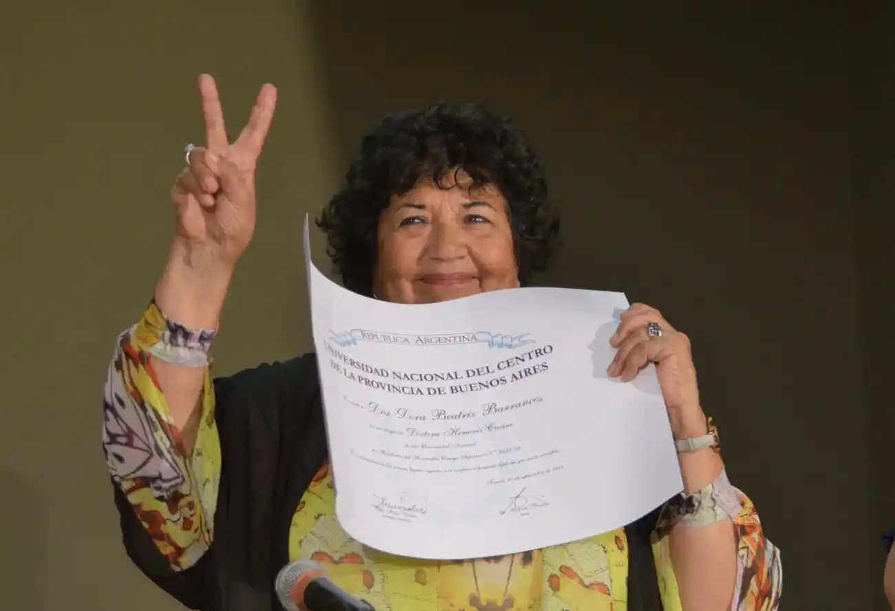 La Unicen distinguió con el doctorado honoris causa a Dora Barrancos
