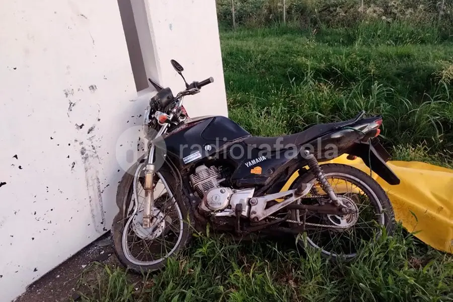 Tragedia en la autovía: un motociclista chocó de lleno contra una garita y perdió la vida