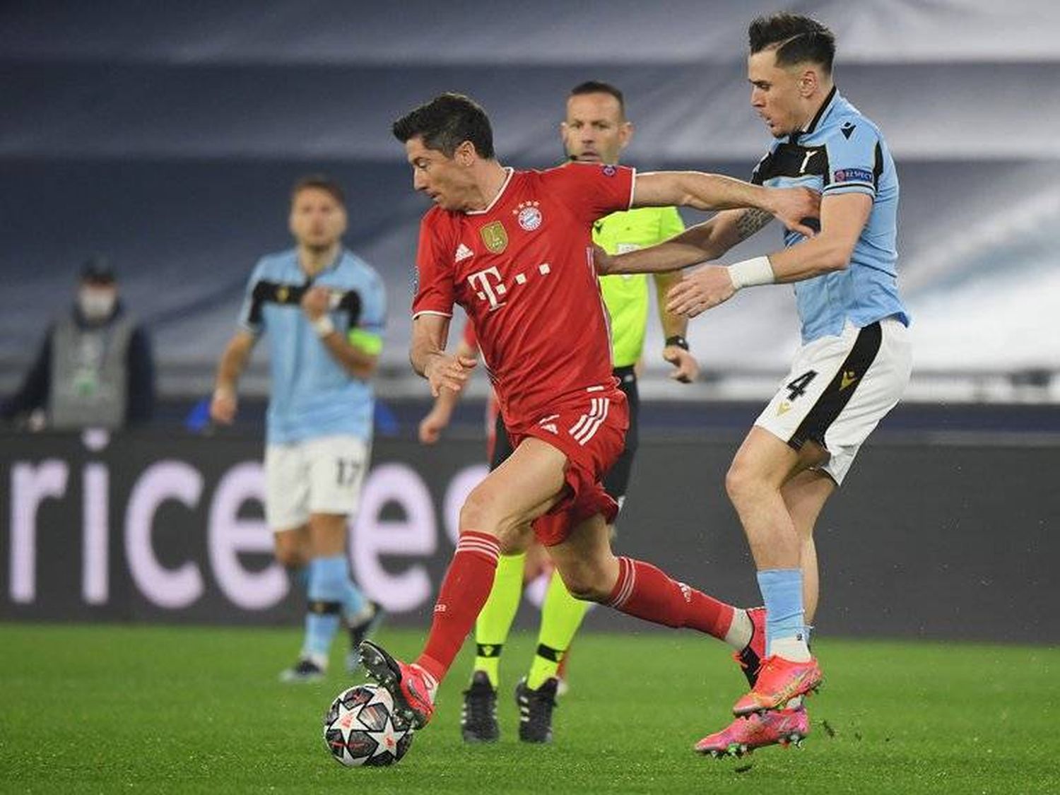 Bayern Múnich goleó a Lazio en Italia por la ida de los octavos de la Champions League