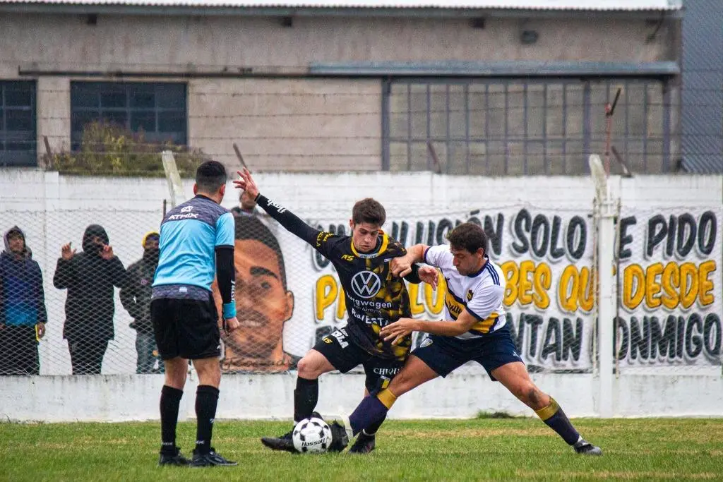 El paro de árbitros continúa y la Liga cubrirá la fecha con ternas de Olavarría y Bahía Blanca
