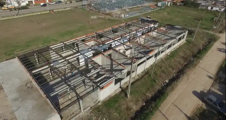 Gestiones por la escuela de Banfield