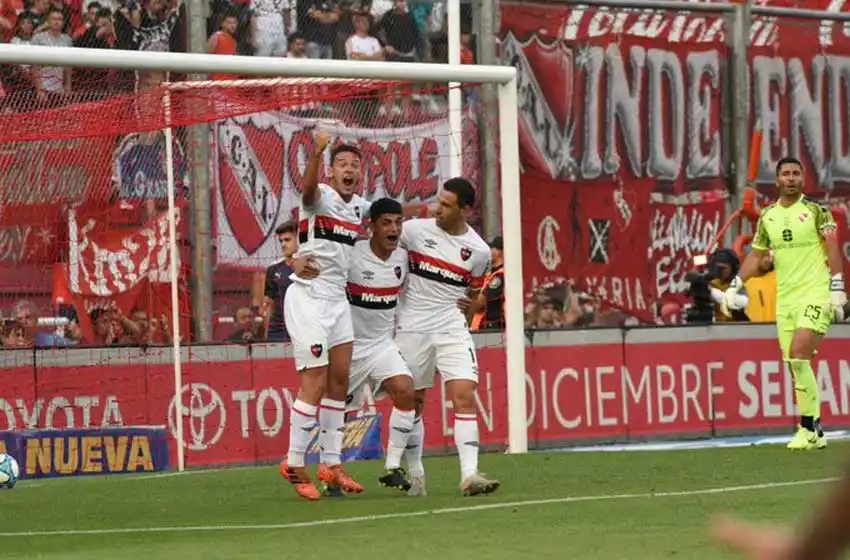 En un partidazo, Newell’s venció a Independiente y cerró el 2019 con una sonrisa