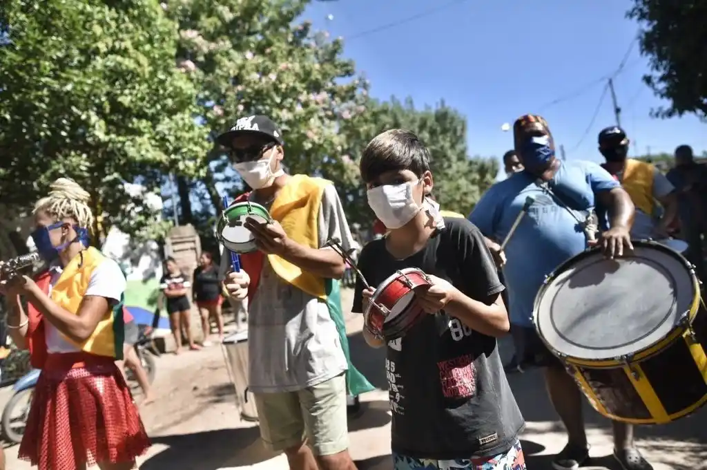 Alegría y mucho color en el cierre de las Estaciones de Verano