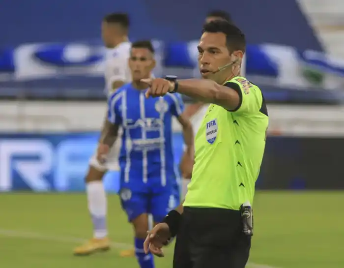 Tello dirigirá Independiente-Boca y Echavarría estará en River-Racing