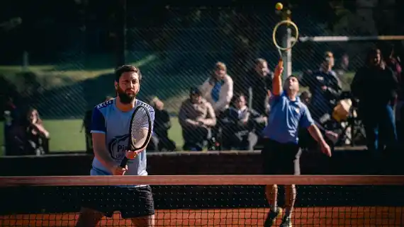 Hay semifinalistas en la Liga Regional de tenis