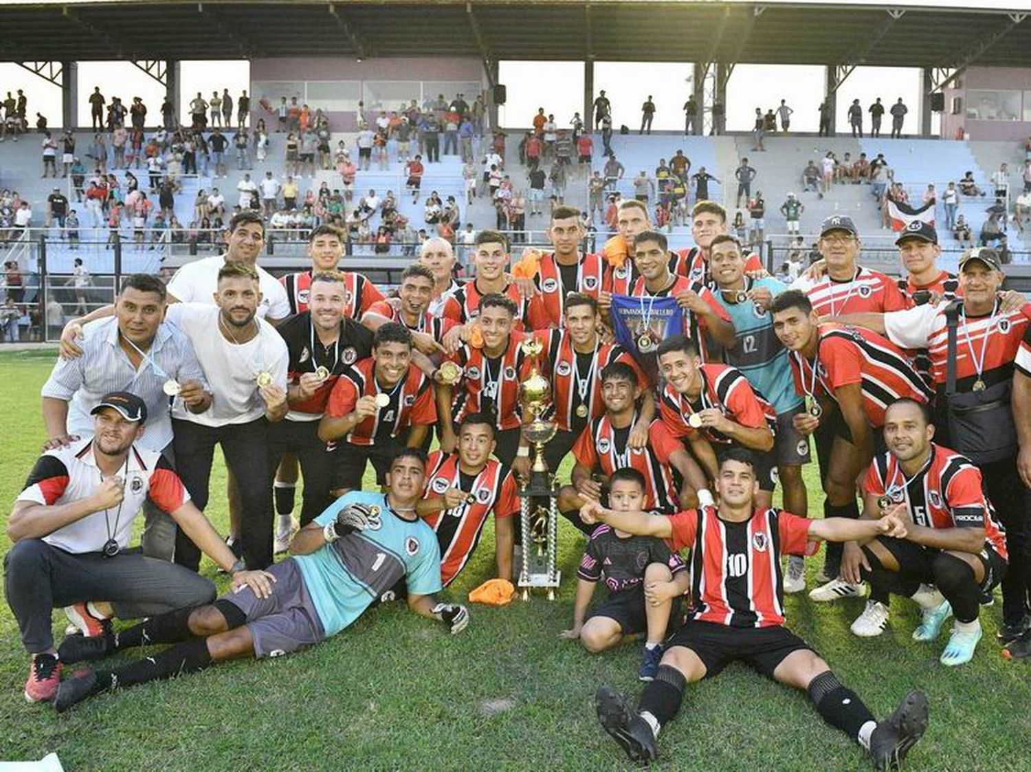 Defensores de Formosa se
consagró como bicampeón