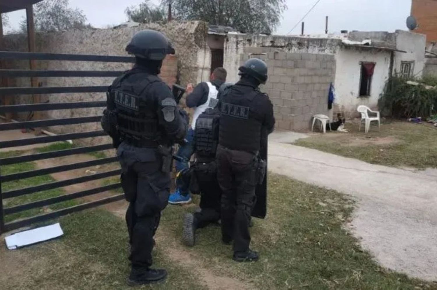 Córdoba: una familia fue tomada de rehén por un delincuente que huía de la policía