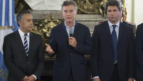 Macri anunció la construcción de una autovía en la ruta 40