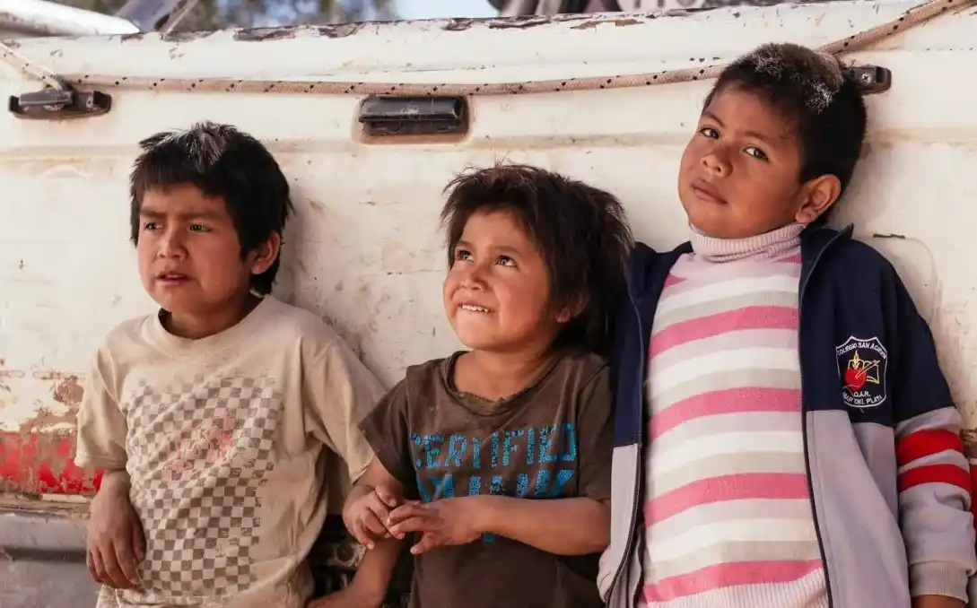 La iniciativa, sostenida de manera ininterrumpida desde 2012, apunta a acompañar el desarrollo educativo y social de seis escuelas primarias del norte argentino.
