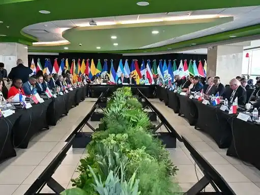 La CELAC convoca REUNIÓN de EMERGENCIA ante amenazas por despliegue de militar de EE. UU. en el Caribe