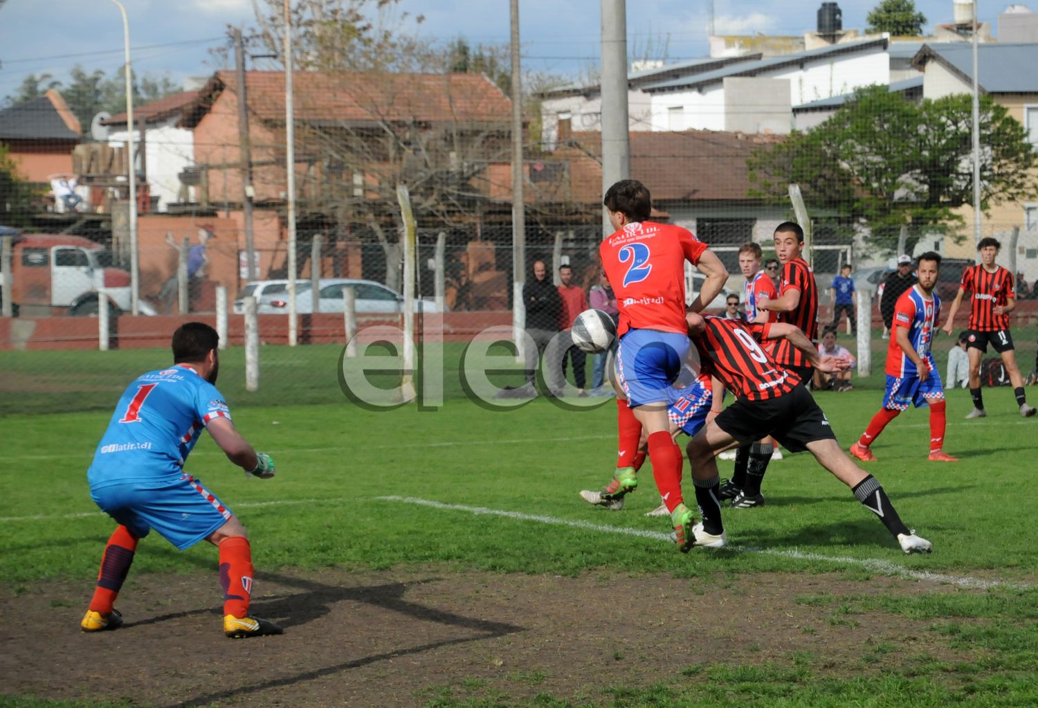 Independiente, implacable, le dio un duro golpe a Ferro