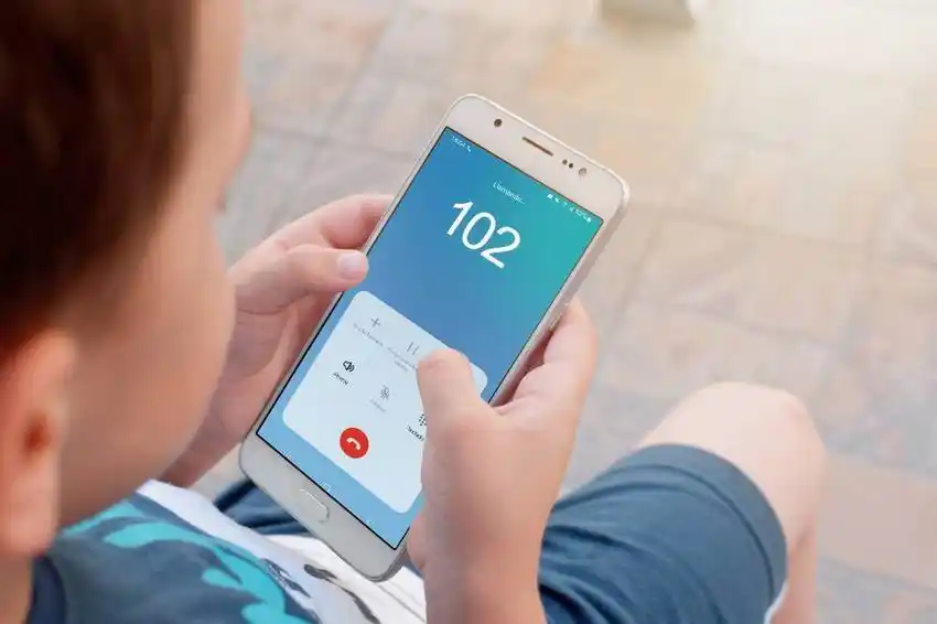 Línea 102: servicio de atención 
y ayuda a niños y adolescentes